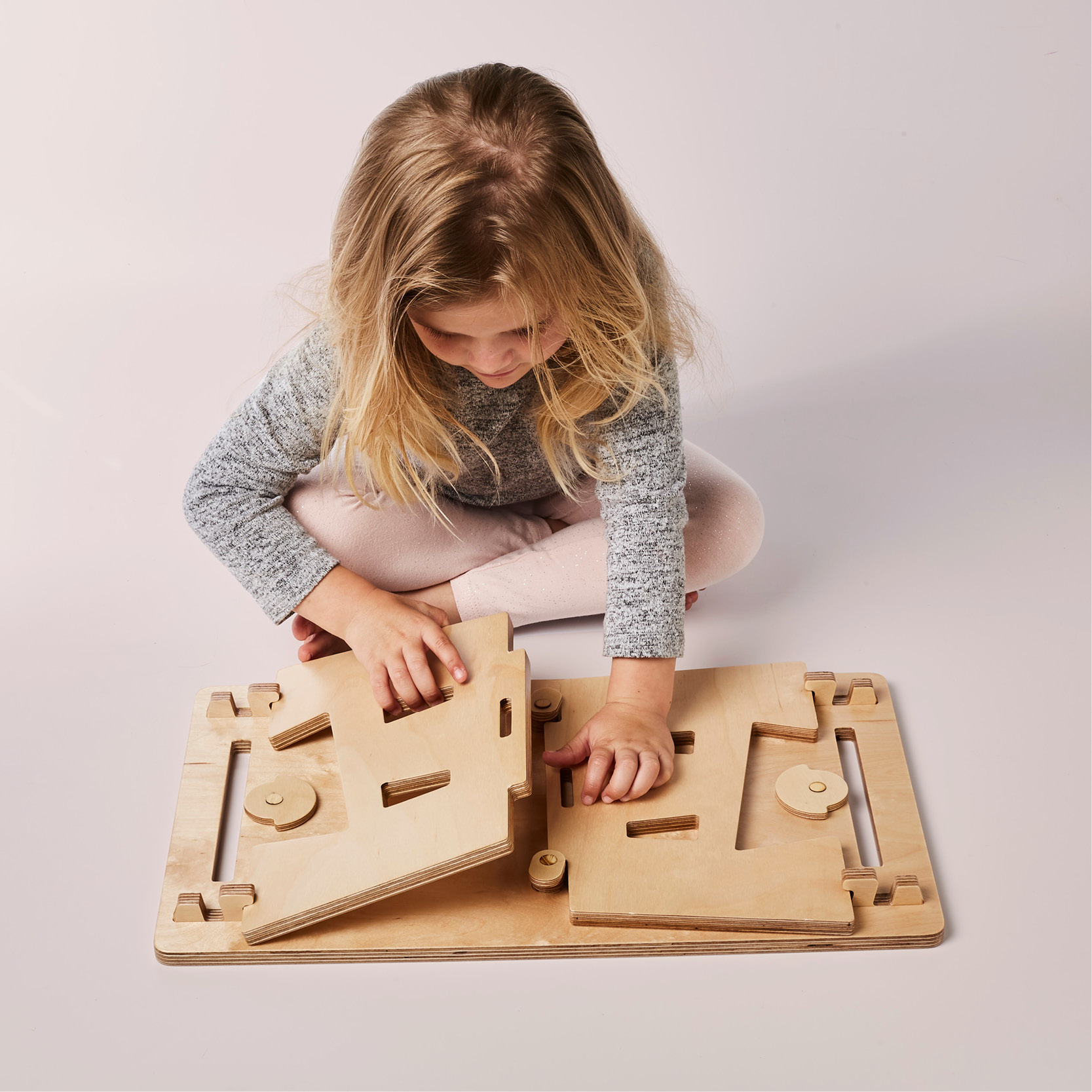 child unpacking the mydinky step